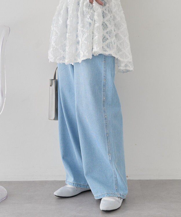 earth music&ecology スタッズデニムパンツ Light Indigo