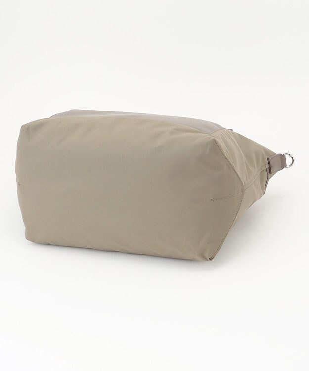 Y'SACCS ナイロン×リサイクルレザー　コンビマルチトート グレージュ