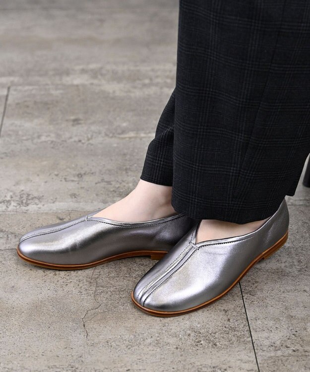 APOM オブリークトゥバイプドスリップオン15 シルバー