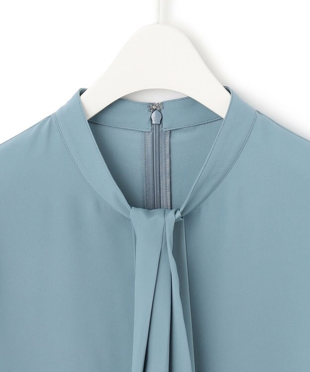 ICB 【洗える・UVケア】BackSatinAmunzen スカーフタイブラウス ライトブルーグレー系