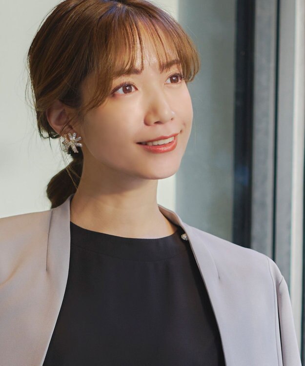 Tiaclasse リボンフラワービジューピアス ゴールド