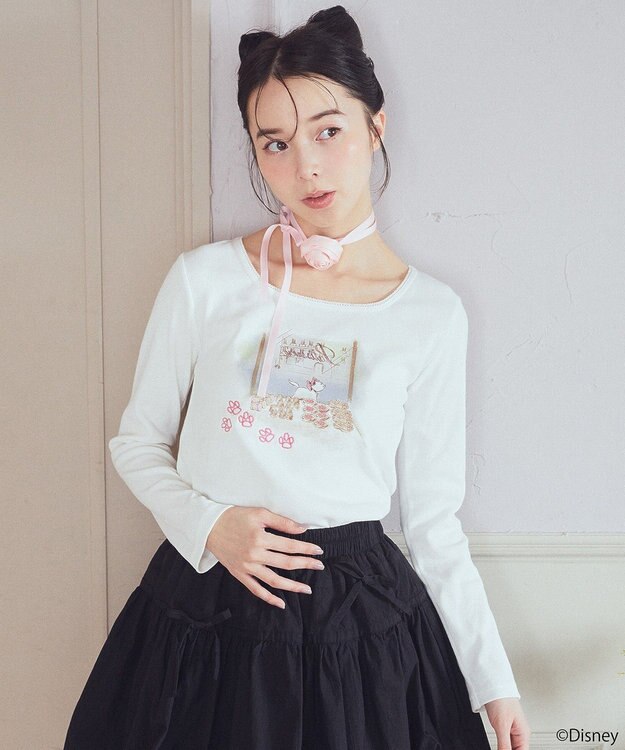 earth music&ecology Ｄｉｓｎｅｙ／Ｍａｒｉｅスクエアネックプルオーバー Off White