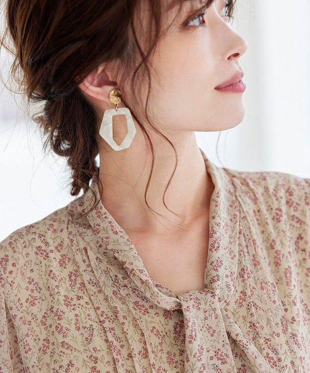 Tiaclasse 【洗える】程良い透け感のプリントボウタイワンピース アイボリー