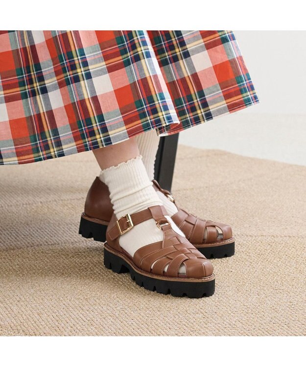 ing <ing>ボリュームソールグルカサンダル ブラウン