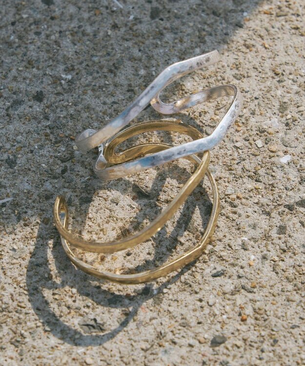 Tiaclasse アンティークバングル ゴールド