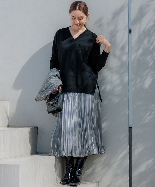 23区 L 【Lサイズ限定】ヴィスコースストレッチ Ｖネック ニット ブラック系