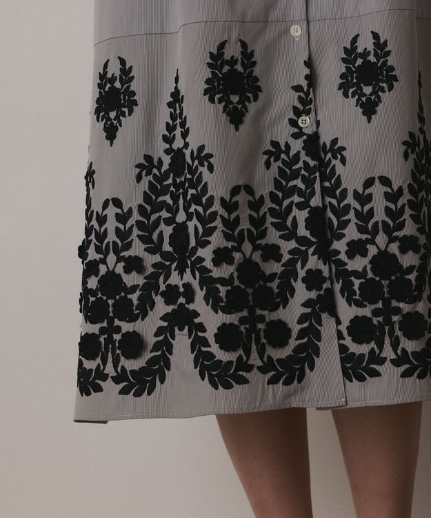 GRACE CONTINENTAL ストライプ刺繍ワンピース ブラック