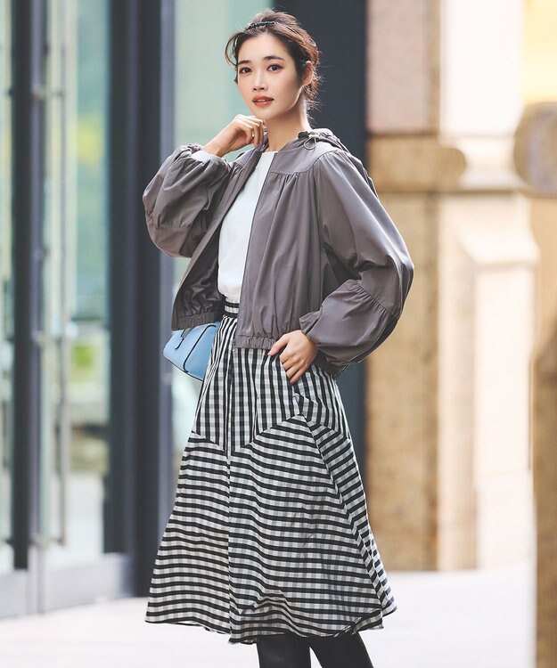 組曲 S 【パールボタン付】ブーケカラーリラクシー ニット アイボリー系