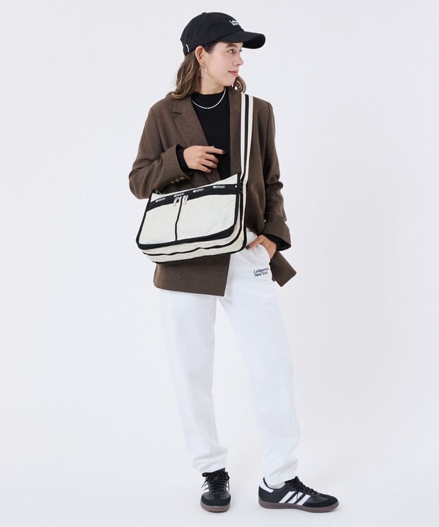 LeSportsac DELUXE EVERYDAY BAG/スペクテイターサンドバー/ブラック スペクテイターサンドバー/ブラック