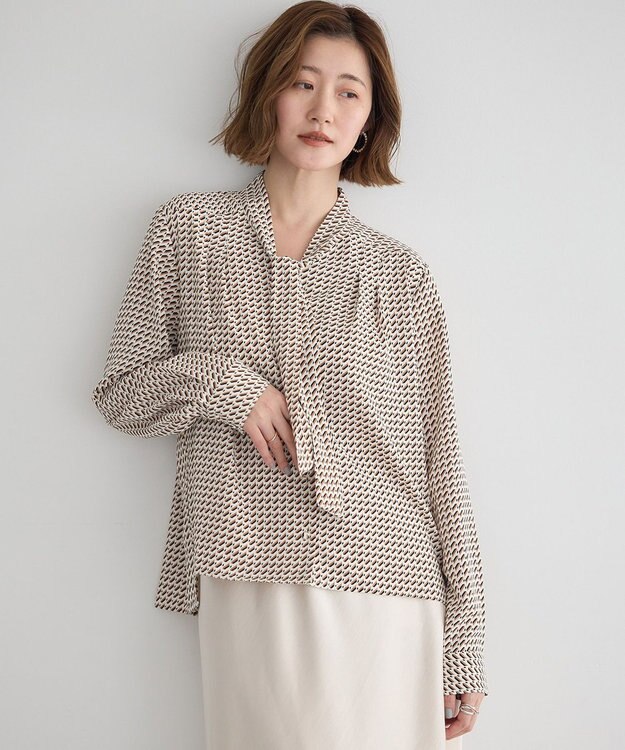 YECCA VECCA ジオメ柄ボウタイブラウス Ivory