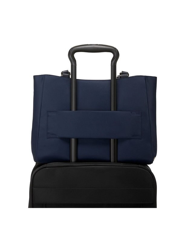 TUMI トートバッグ レディス  VOYAGEUR 「ヴァレッタ」ミディアム・トート インディゴ