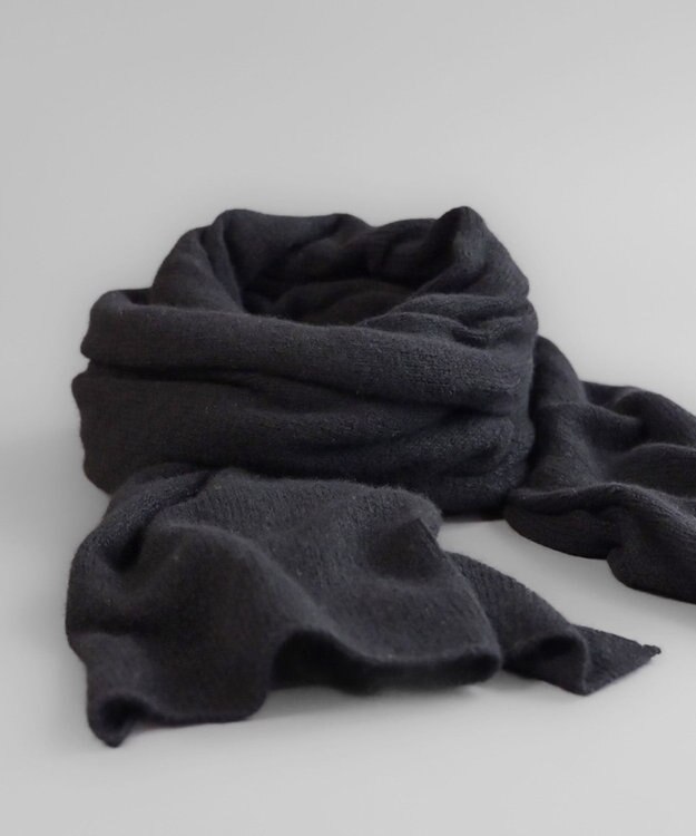 AND WOOL 〈上質な素材と手仕事から生まれた優しいニット〉カシミヤ100%の細巾ストール / マフラー ブラック