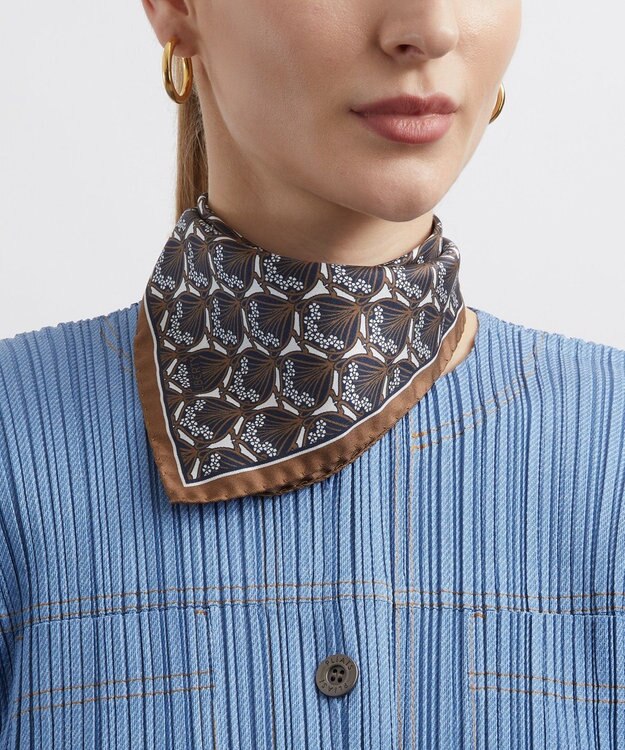 LIBERTY. アイフィス ストライプ 45x45 シルクスカーフ タン