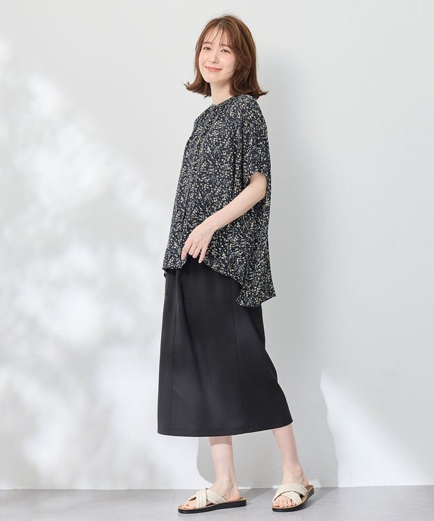 ANY 【洗濯機可】プリントブラウス ネイビーベース