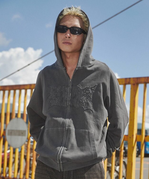 WEGO 【ユニセックス着用ITEM】ピグメントダメージアップリケZIPパーカー スミクロ