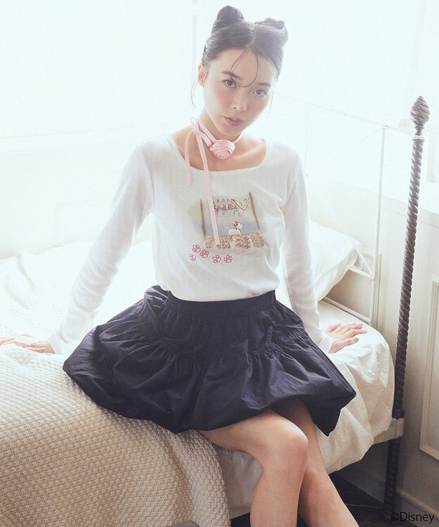 earth music&ecology Ｄｉｓｎｅｙ／Ｍａｒｉｅスクエアネックプルオーバー Off White