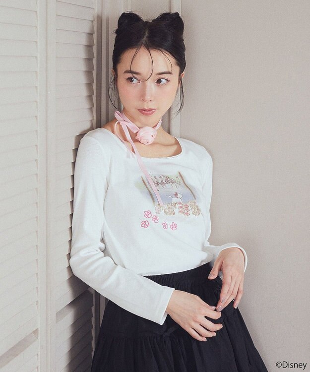 earth music&ecology Ｄｉｓｎｅｙ／Ｍａｒｉｅスクエアネックプルオーバー Off White
