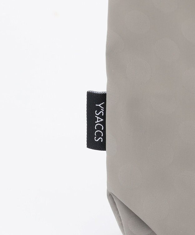 Y'SACCS Polka Dots　タックラウンドショルダー グレージュ