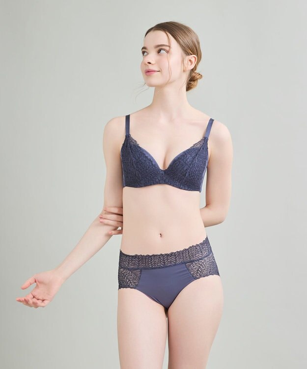 une nana cool 【脇高で背中スムージングブラジャー】さあわたし　レース ダークネイビー