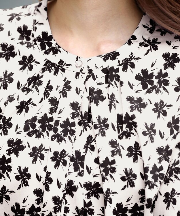 Tiaclasse L 【新色追加・洗える】バンドカラー2WAYタックブラウス オフフラワー