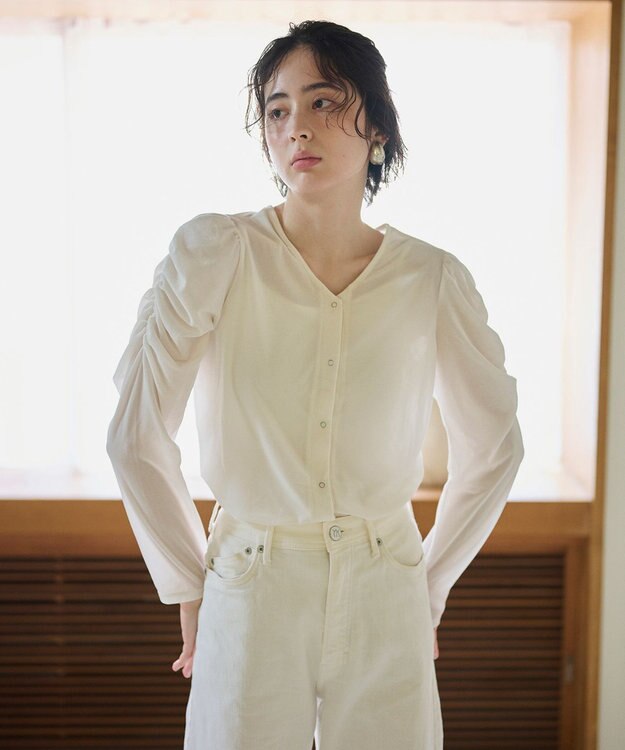 #Newans 【洗濯機可／ 前後着用可】 ギャザースリーブシアーベロアカーディガン ホワイト