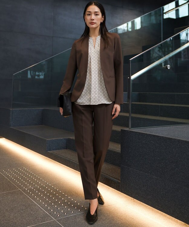 ICB L 【WEB限定】BackSatinAmunzen 5分袖キーネックブラウス トープ×スクエアビット柄