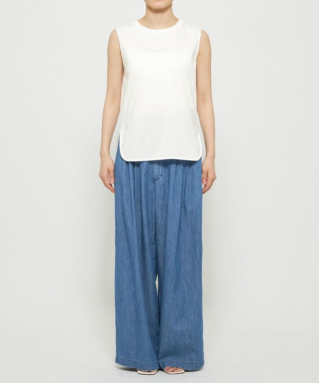 uncrave ライトデニム ワイドパンツ ブルー（クリスウェブ佳子さん着用）