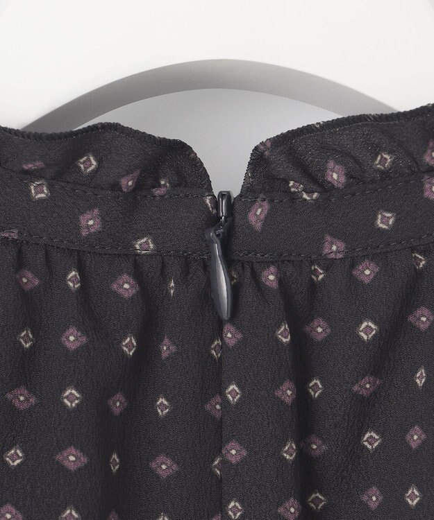 J.PRESS LADIES 【洗える】シュリンクデシン ジオメトリックプリント ブラウス ネイビー系5