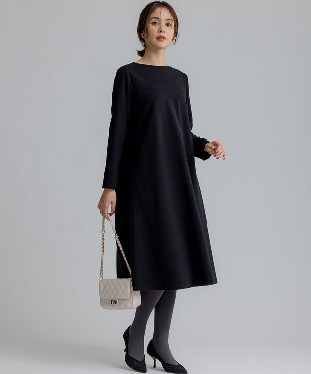 組曲 バックプリーツ ワンピース ブラック系