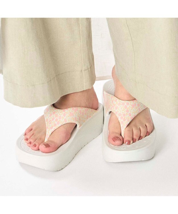 ing <ing>【3E】リカバリートングサンダル ピンクミックス