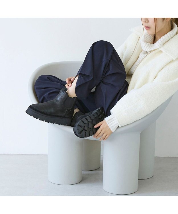 MODE ET JACOMO <carino>本革ムートン　サイドゴアショートブーツ ブラックメタリック