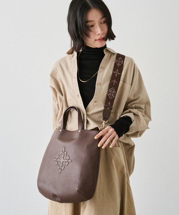 russet エンボスモノグラム ソフトレザー 2WAYトートバッグ(CE-1611) D.Brown