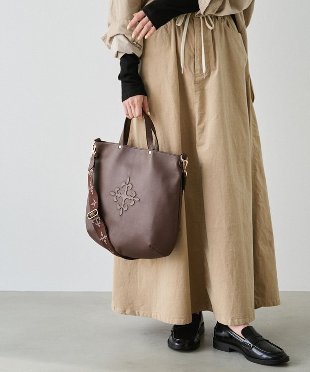 russet エンボスモノグラム ソフトレザー 2WAYトートバッグ(CE-1611) D.Brown