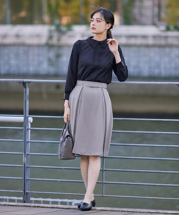 Tiaclasse L 【洗える】襟刺繍ピンタックブラウス ネイビー