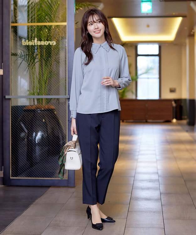 Tiaclasse L 【洗える】襟刺繍ピンタックブラウス サックス