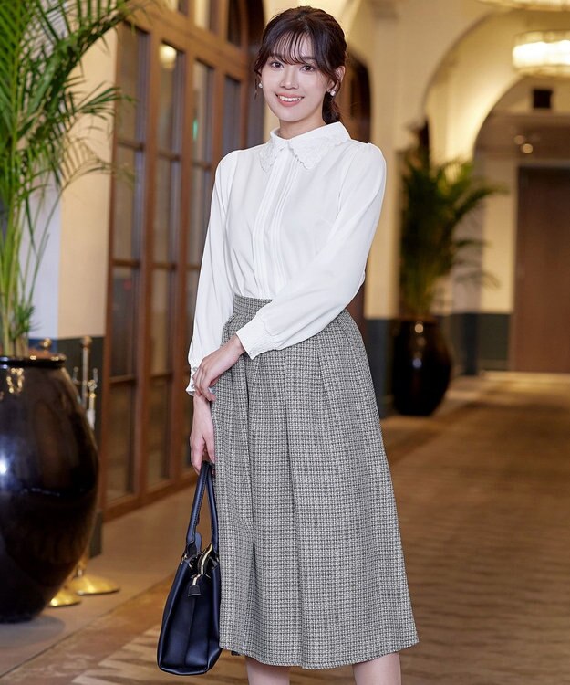 Tiaclasse L 【洗える】襟刺繍ピンタックブラウス オフホワイト