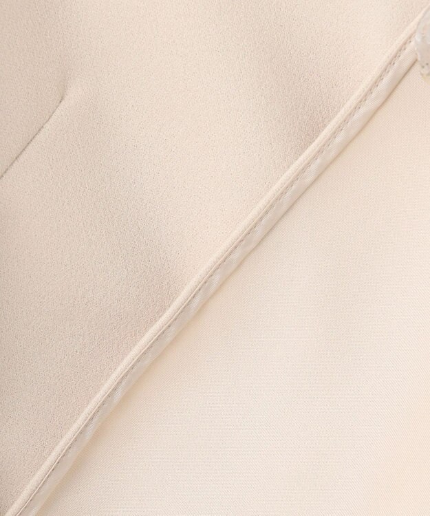 UNFILO 【VERY×UNFILOコラボ】BEAUTY MOVE ペプラムブラウス アイボリー