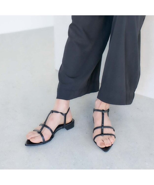 MODE ET JACOMO <carino>ポインテッドトゥTストラップサンダル ブラック