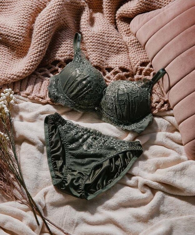 San-ai Resort（三愛水着楽園） 【northerly bra フィットシリーズ 谷間メイク】 カシュクールレースモールド ブラジャー＆ショーツSet B～Fカップ カーキ