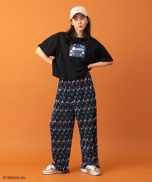 Green Parks ｍｉｆｆｙ／フラワープリントＴシャツ Black