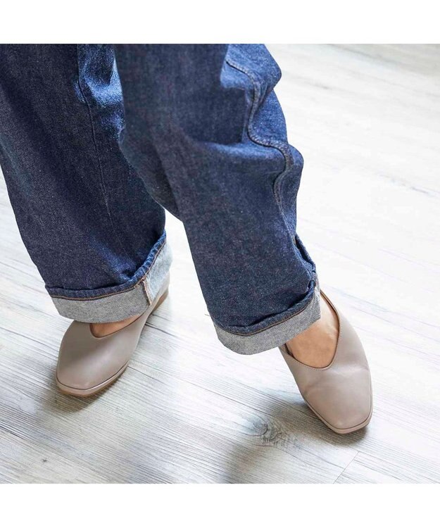 ing <ing>【サスティナブルシリーズ】Vカットフラットパンプス ライトオークカタオシ