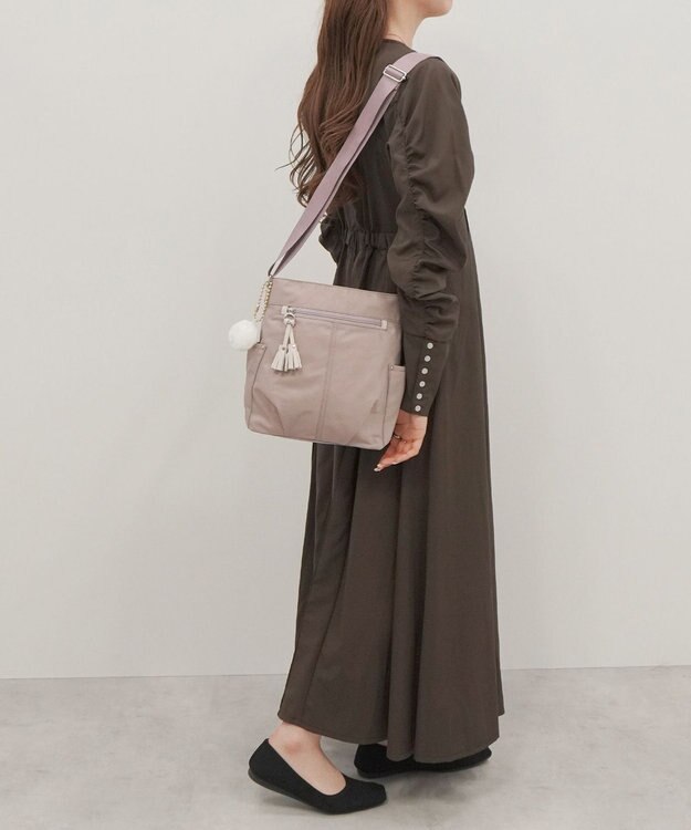 ACE BAGS & LUGGAGE kanana project collection タッセル-e ショルダーバッグ 縦 68871 モーヴピンク