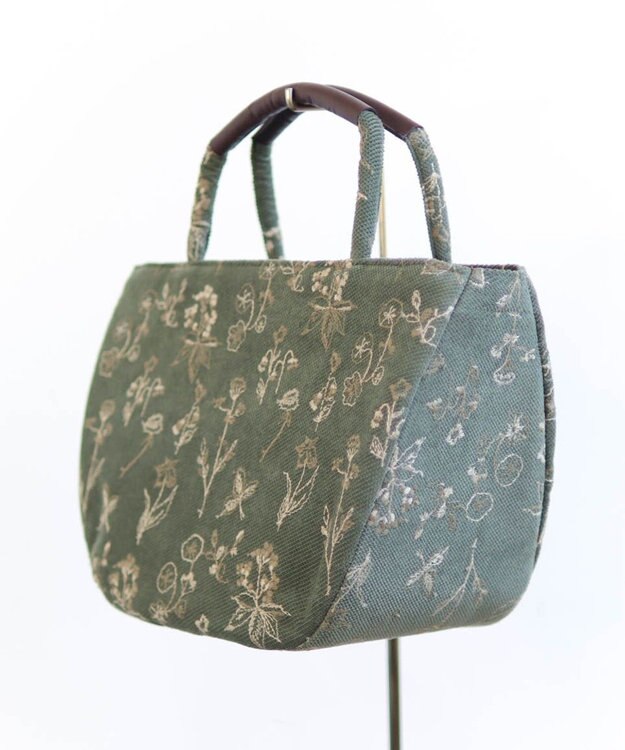 AND WOOL 花刺繍の半円バッグ グリーン