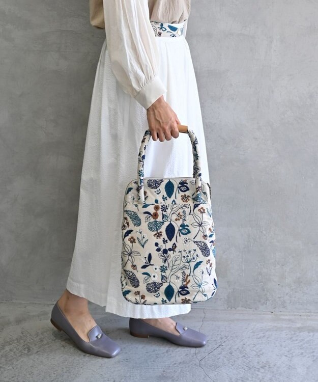 AND WOOL 筆記帳刺繍のバッグ ベージュ