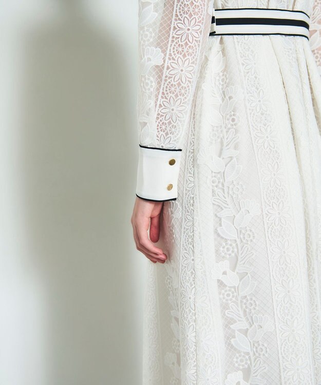 GRACE CONTINENTAL ストライプフラワー刺繍ワンピース ホワイト