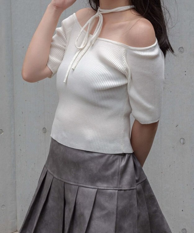 WEGO チョーカーリボン付きオフショルニット ホワイト