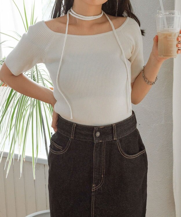 WEGO チョーカーリボン付きオフショルニット ホワイト