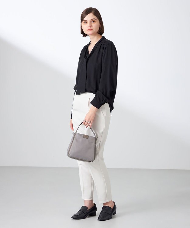 Y'SACCS スクエアすっきりトート SSサイズ グレージュ