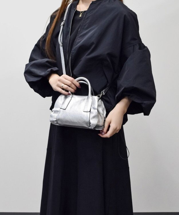INTER-CHAUSSURES 【RIPANI】メタリックレザーフリルデザインミニバッグ シルバー