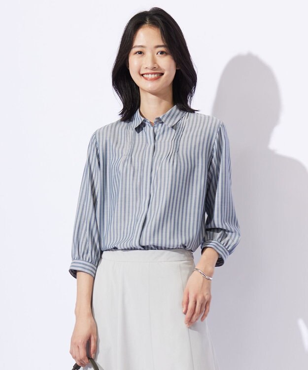 J.PRESS LADIES 【洗える】ウォッシャブルキュプラツイル ピンタック ブラウス ネイビーシャンブレーストライプ系